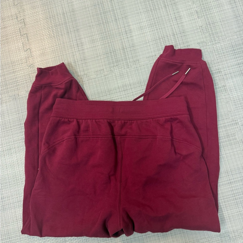 Lululemon Scuba High-Rise Joggers - Picture 3 of 5
